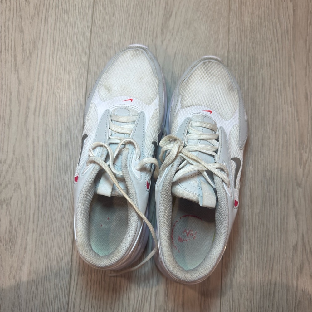 NIKE sneakers 8.5 - Picture 5 of 7